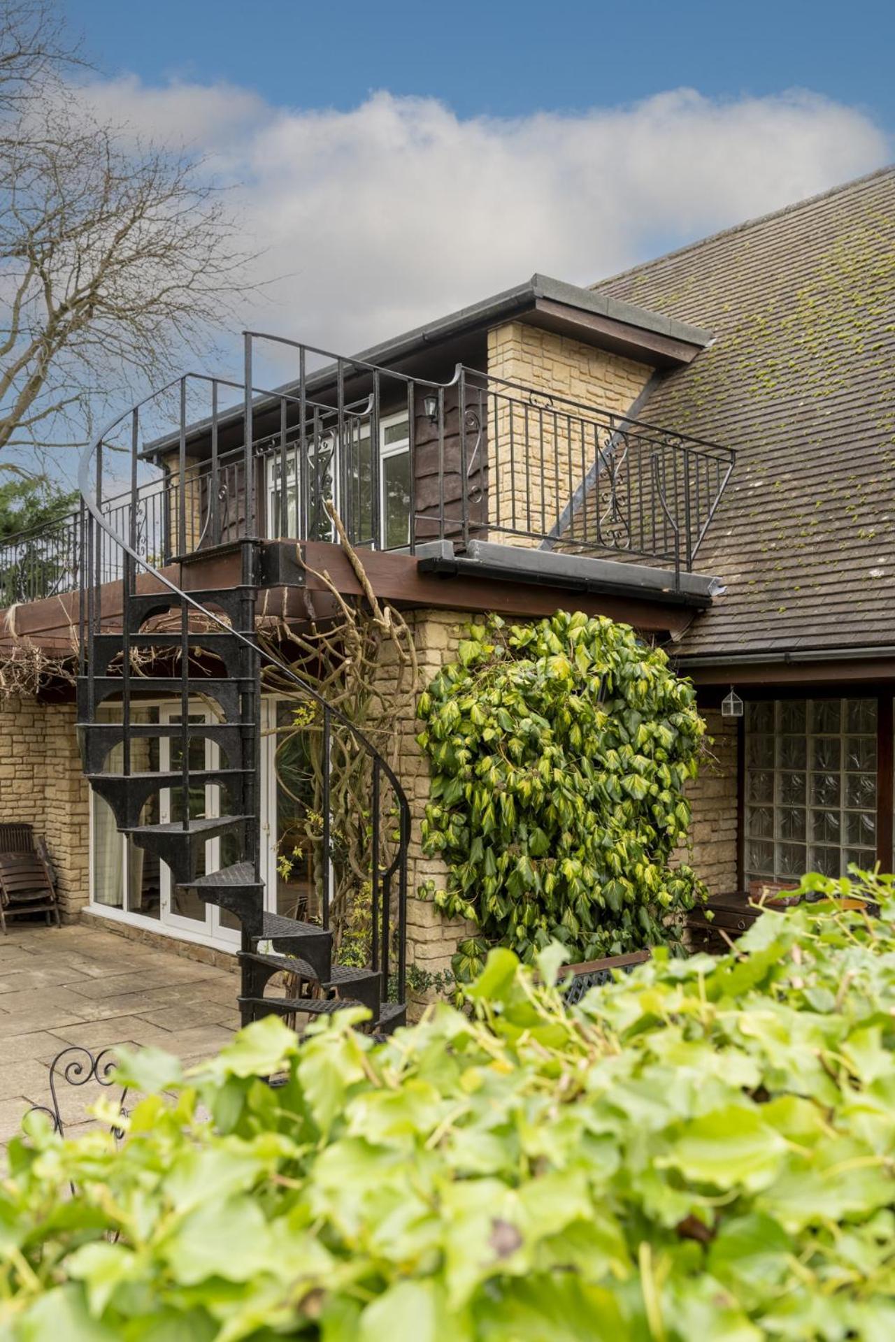 Sandford Meadow Guest House Kennington  Exteriör bild